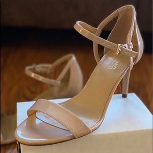 Beautiful! Stunning 💜 Michael Kors Patent Leather heels.